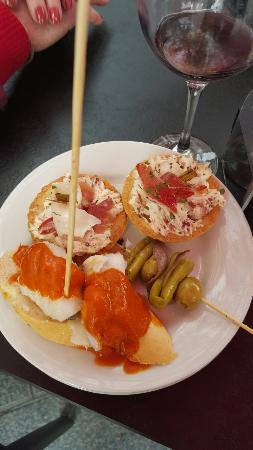 Zuria Tapas&Pintxos